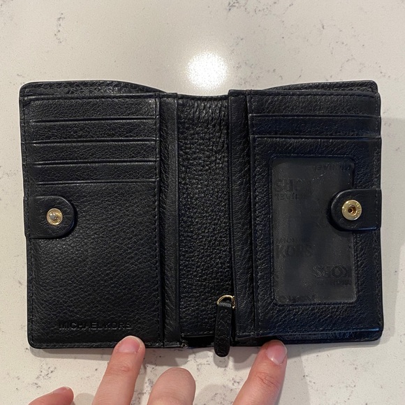 Michael Kors Black Leather Wallet with Gold Plate - Picture 4 of 7